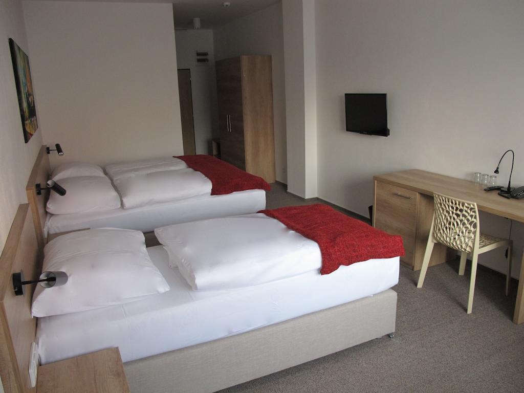 Hotel Kapitol Most Oda fotoğraf