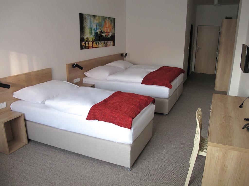 Hotel Kapitol Most Oda fotoğraf